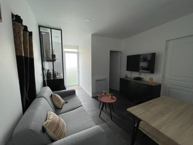 - Le Nuage - Unique, Espace Spa Privatif Et Jardin Avec Plancha Et Salon Privatif, Stationnement Public Gratuit Niort Exterior photo