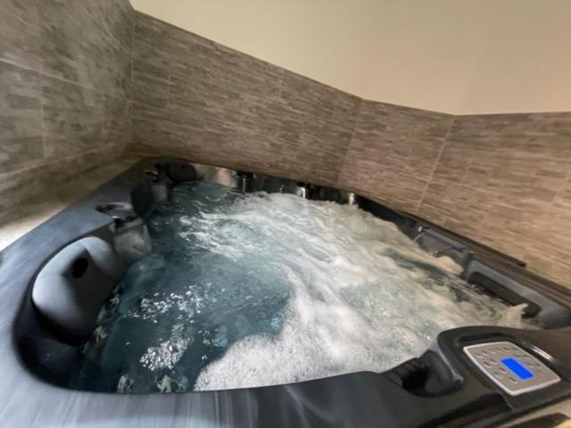 - Le Nuage - Unique, Espace Spa Privatif Et Jardin Avec Plancha Et Salon Privatif, Stationnement Public Gratuit Niort Exterior photo